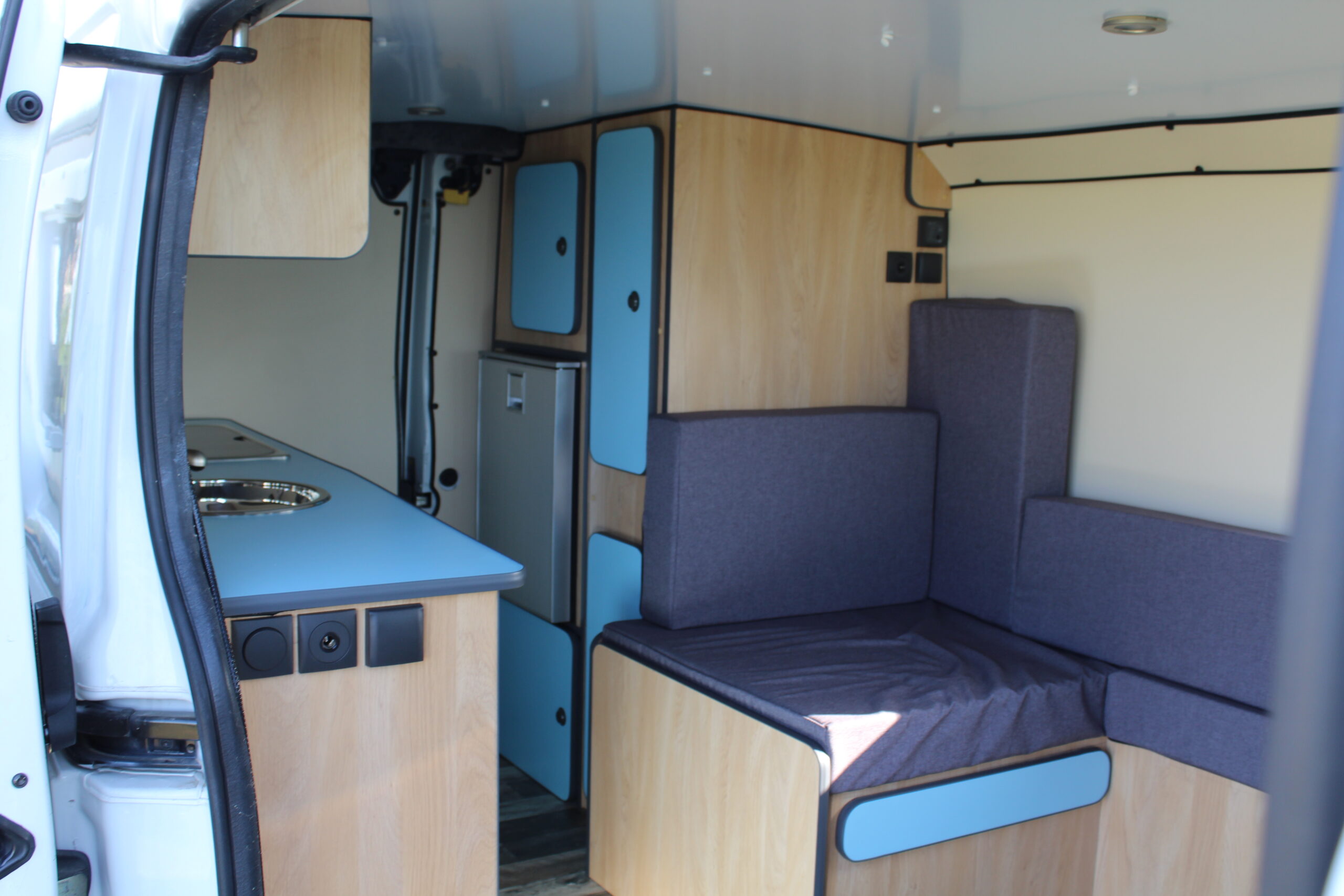 Camionnette Utilitaire Renault Trafic L2H1 — 5 m³